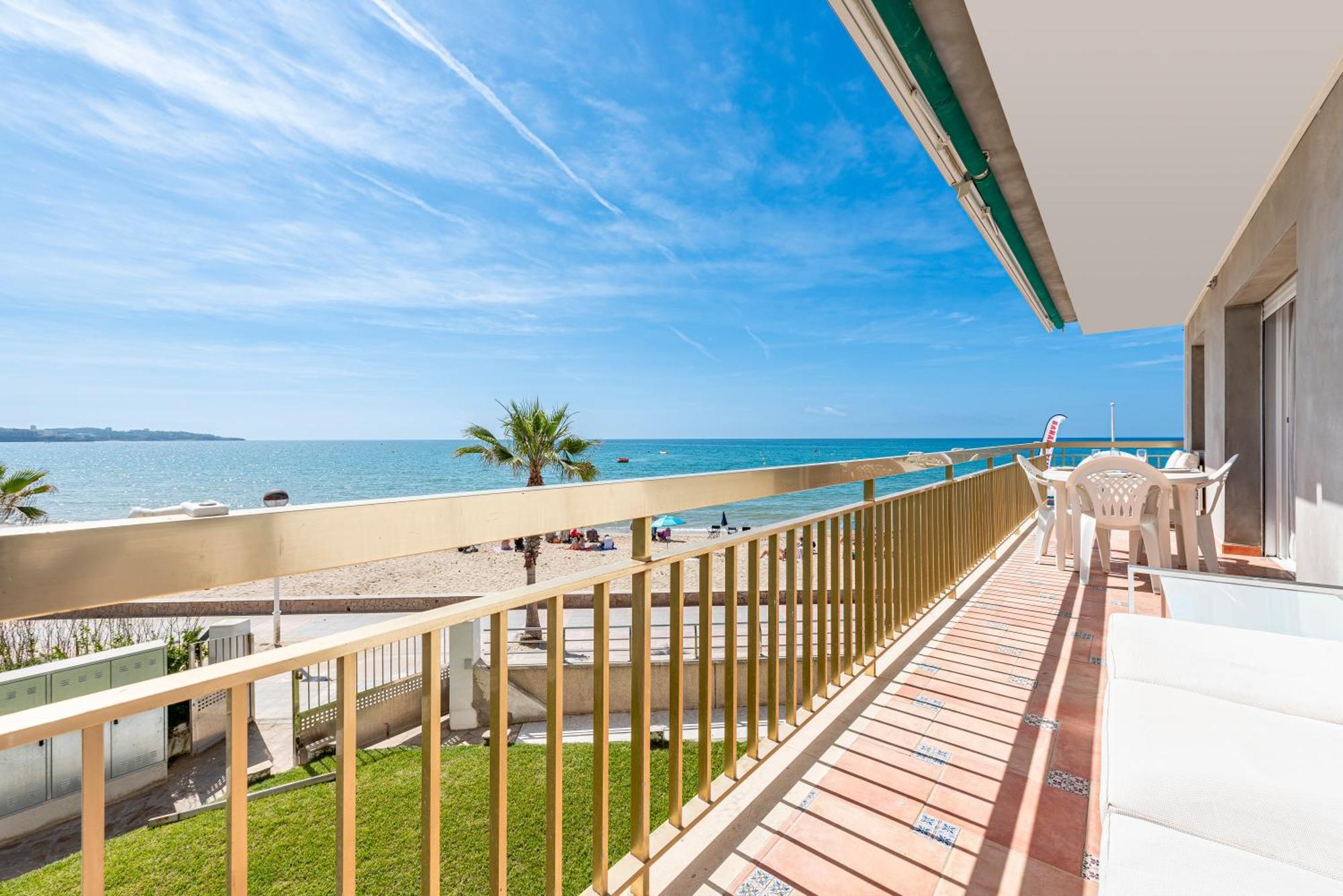 Apartamento Frente Al Mar Cambrils Exterior foto