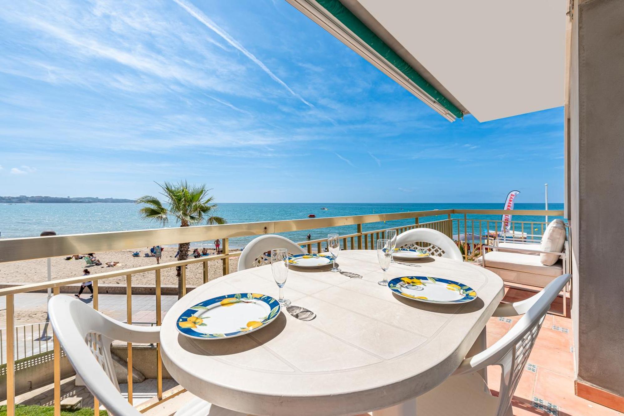 Apartamento Frente Al Mar Cambrils Exterior foto